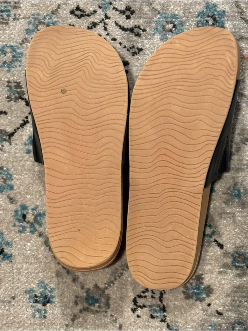 Reef Woman’s Classic Slide Sandals in Black and Tan - Picture 3 of 5